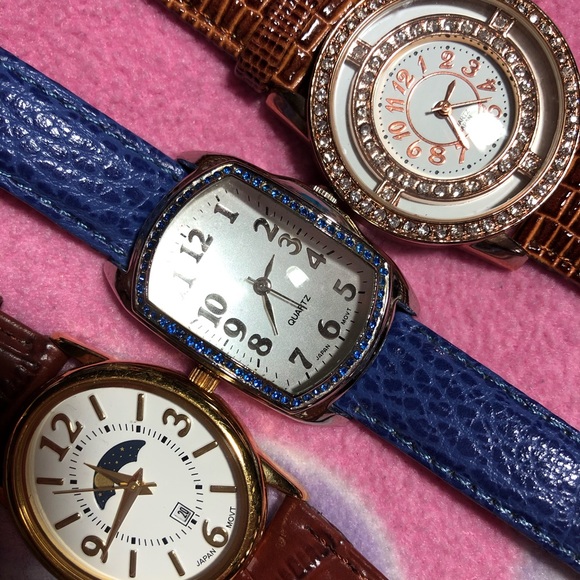 WATCHES 12 NEED BATTERIES NEW NEVER WORN - Picture 5 of 6